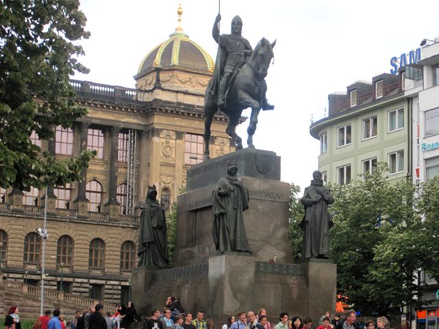 Praga - Plaza Wenceslao - Estatua